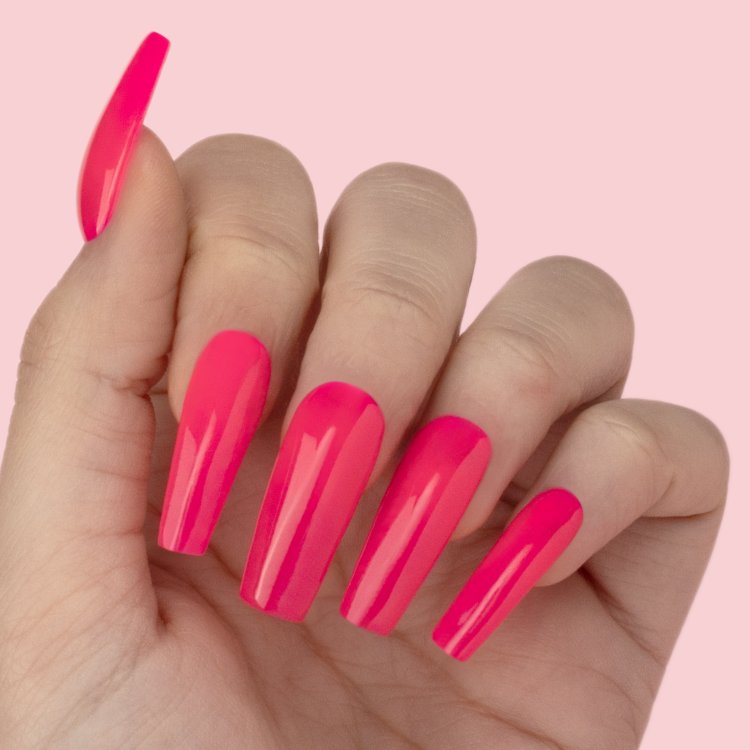 Ημιμόνιμο Βερνίκι Νυχιών No 022 Dreamy Disco Φούξια 10ml - Christian Artesio