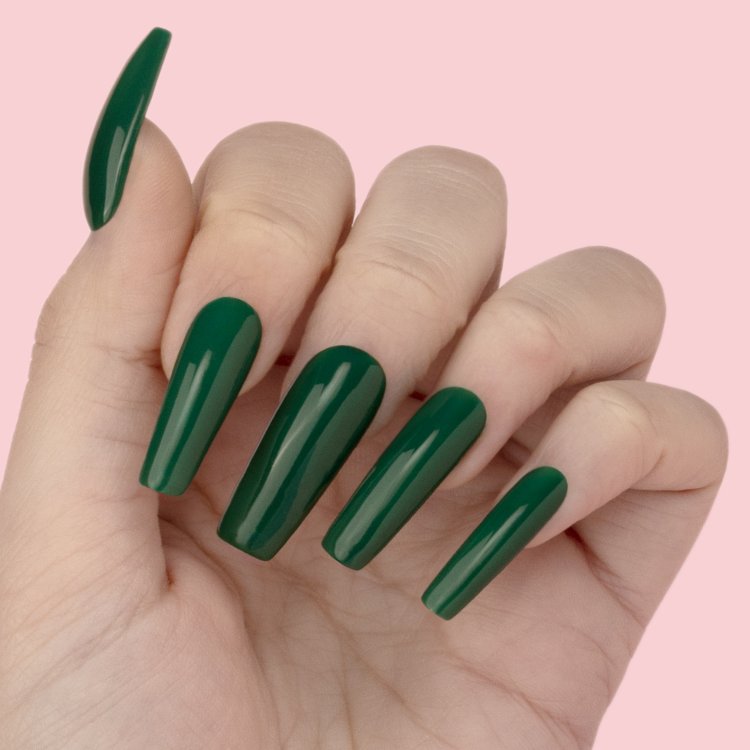 Ημιμόνιμο Βερνίκι Νυχιών No 056 Plantlet Σκούρο Πράσινο Ημιδιάφανο 10ml - Christian Artesio