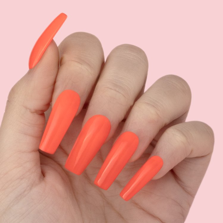 Ημιμόνιμο Βερνίκι Νυχιών Νο 068 Living Coral Νέον Κοραλί 10ml - Christian Artesio