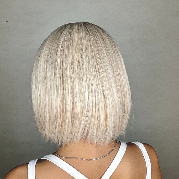 Περούκα Συνθετική Ξανθιά Ίσια Καρέ με Φράντζα