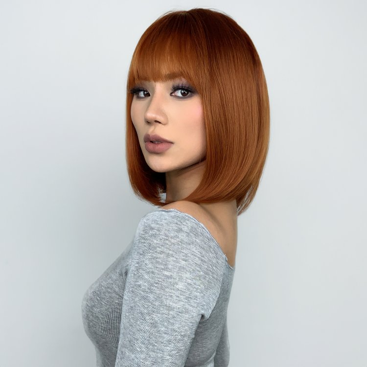 Περούκα Συνθετική Χάλκινη Ίσια Καρέ με Φράντζα