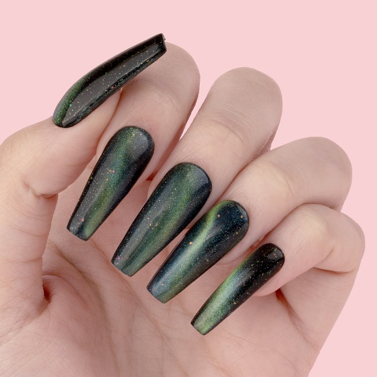 Shellac UV& Led Halte die Palme Νο 367 Schwarz mit Grun Cat Eye 10ml