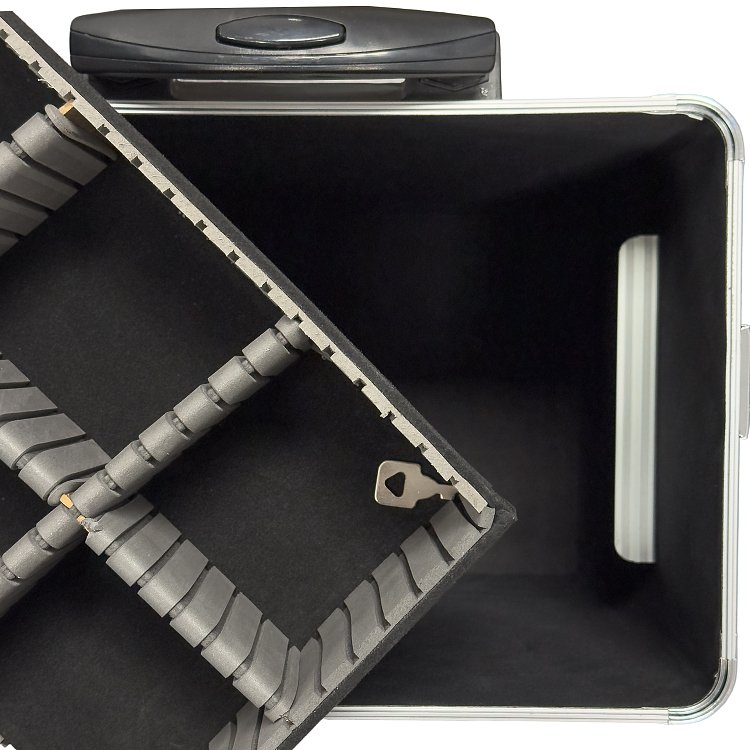 Professional Aluminum Wheeled Beautycase Silver