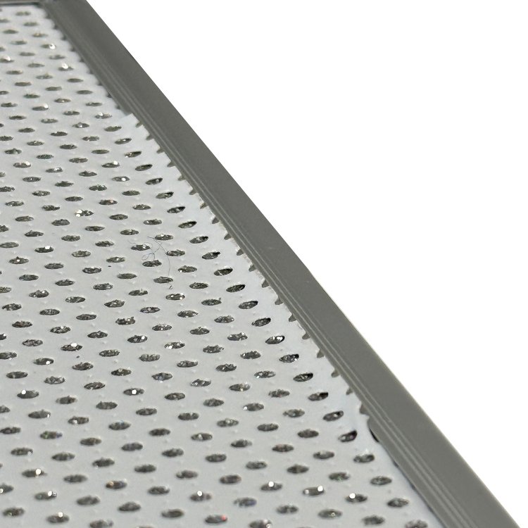 Επαγγελματική Βαλίτσα Αλουμινίου Άσπρη με Στρας– Μικρή Φθορά στη Λειτουργία