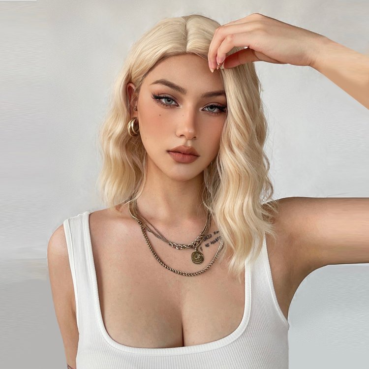 Περούκα Συνθετική Ξανθιά Κυματιστή Καρέ