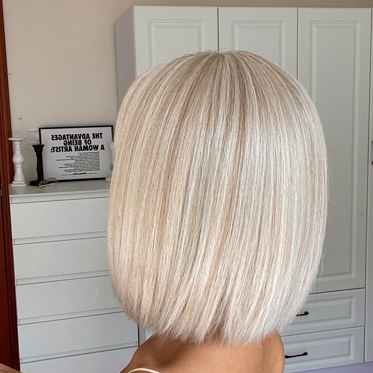 Περούκα Συνθετική Ξανθιά Ίσια Καρέ με Φράντζα