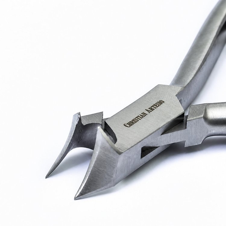 Professional Toenail Clipper for Hard Nails 13cm – Curved Cutting Edge 2cm