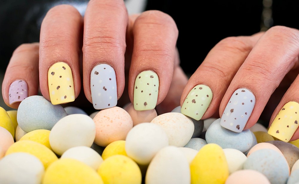 Alle Farben und Designs für schöne Osternägel!