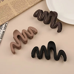 Large Wavy Hair Claw Clip Beige
