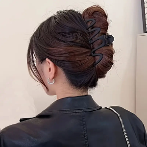 Grosse Haarklammer Schwarz 10,5 cm – Mattes Finish, Modernes Minimal Design, Fur dickes & feines Haar