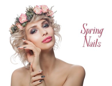 Χρώματα και σχέδια για ανοιξιάτικο μανικιούρ blog post
