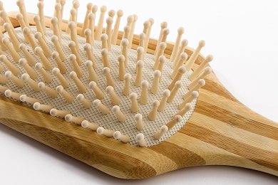 Holz-Haarburste