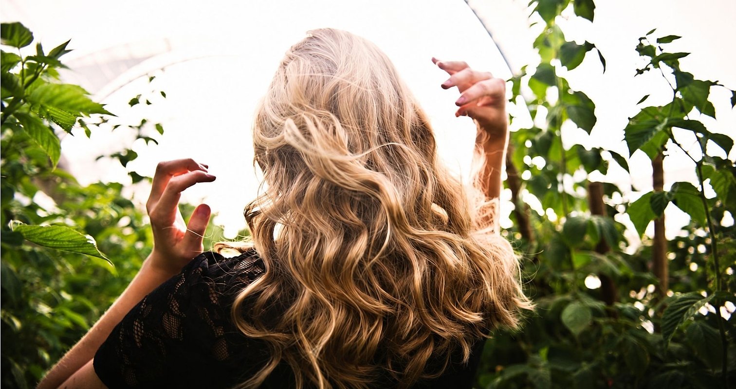 Einfache Sommerfrisuren, die Sie dieses Jahr ausprobieren können