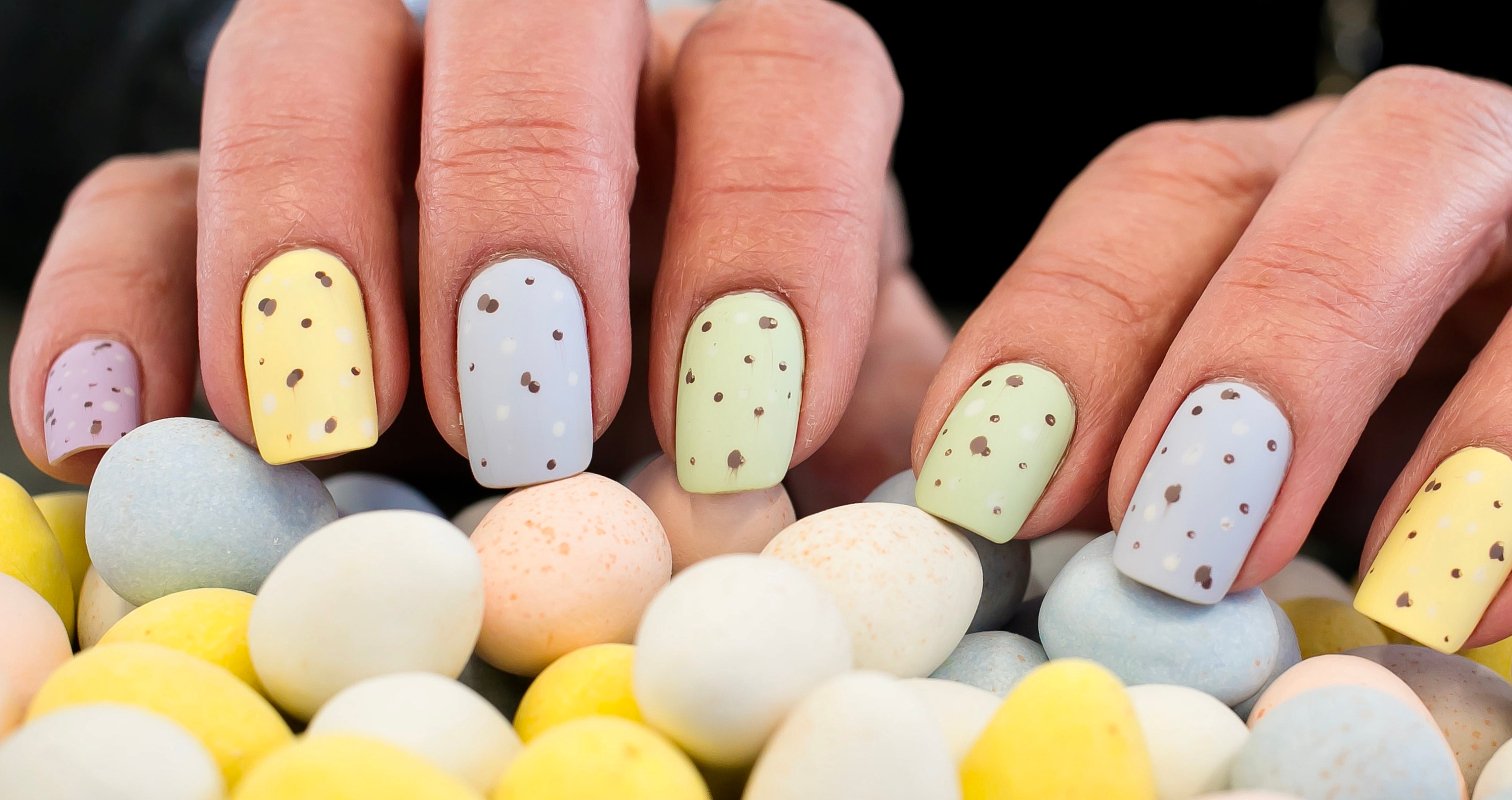 Alle Farben und Designs für schöne Osternägel!