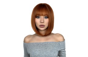 Περούκα Συνθετική Χάλκινη Ίσια Καρέ με Φράντζα