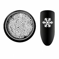 Nageldekoration in Form von schneeflocken in weiss Farbe