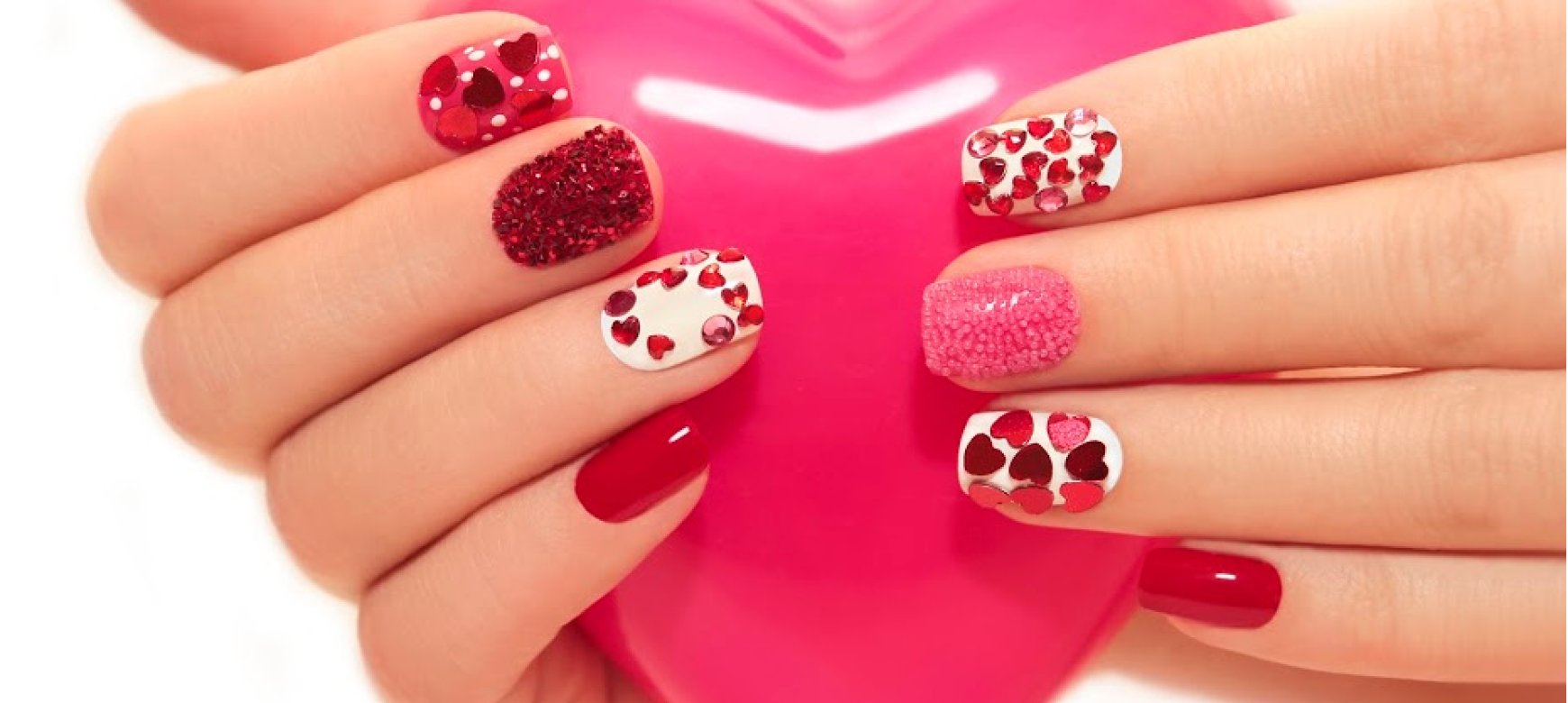 Valentine nails: Τα πιο hot right now σχέδια και χρώματα νυχιών για την ημέρα του Αγίου Βαλεντίνου
